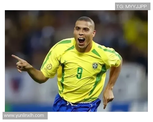 足球巨星风采尽现：精致肖像展现球场英雄的独特魅力与精神风貌